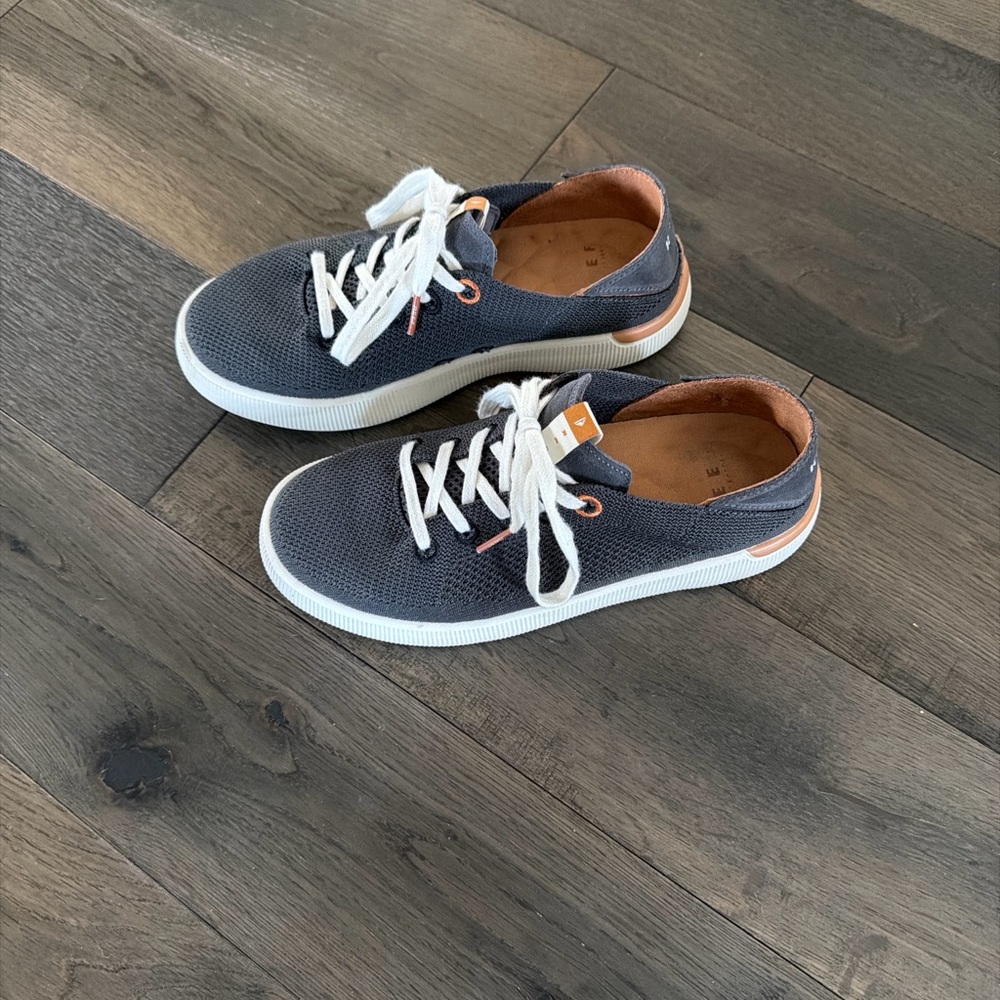 Reef Women’s Gray Knit Lace-Up Sneakers Size 7 Lightweight Travel Comfort